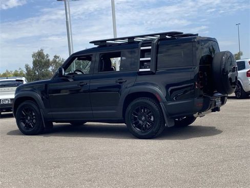 Used 2023 Land Rover Defender 130 SE image 8