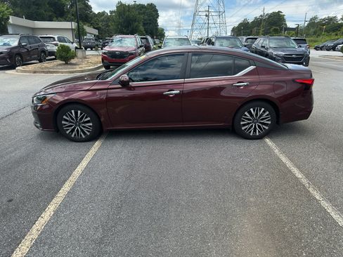 Used 2023 Nissan Altima 2.5 SV FWD image 5