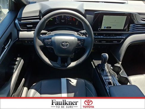 Used 2026 Toyota Camry SE FWD image 10