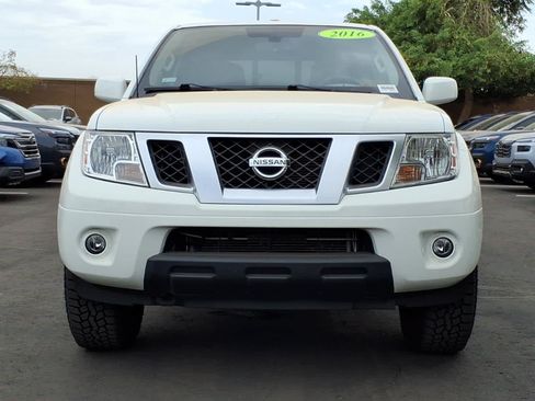 Used 2016 Nissan Frontier PRO-4X AWD/4WD image 2