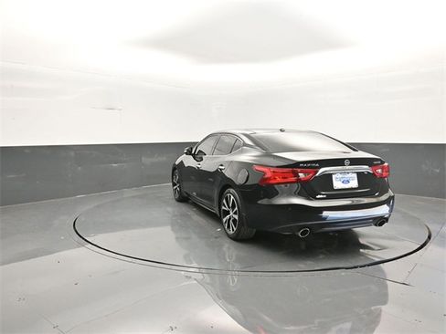 Used 2018 Nissan Maxima Platinum image 5