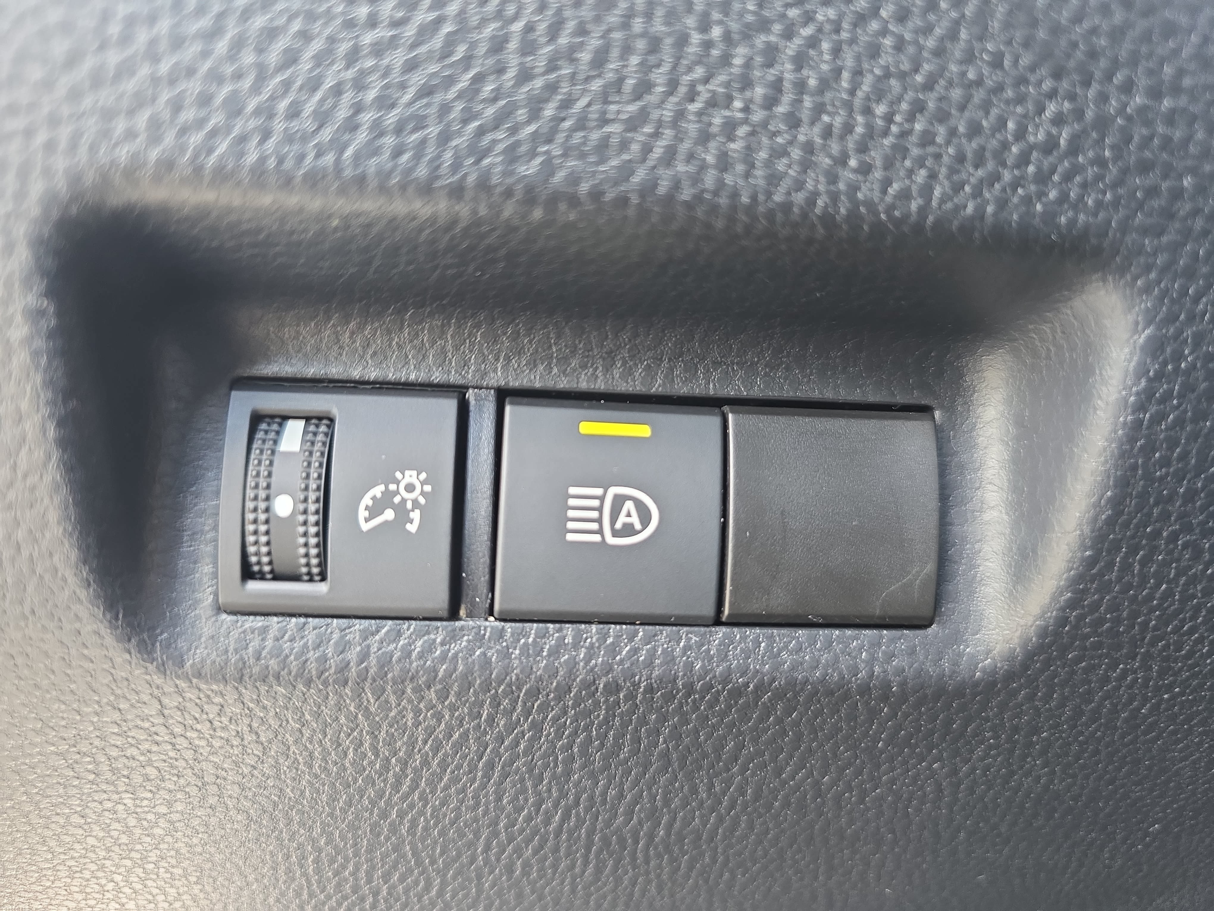 Used 2024 Toyota RAV4 XLE FWD image 22