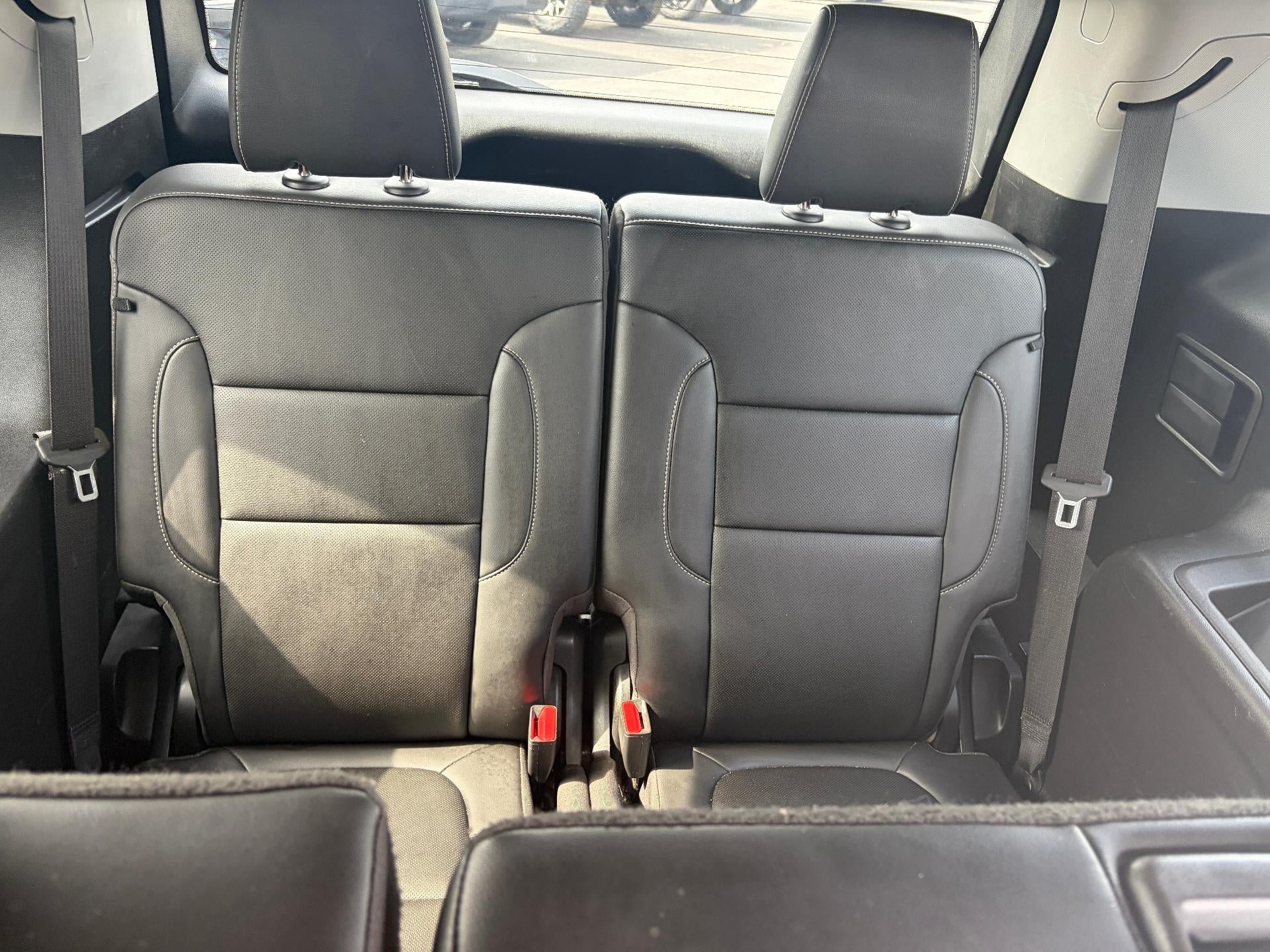 Used 2023 GMC Acadia SLT FWD image 32