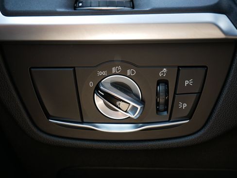 Used 2023 BMW X4 xDrive30i w/ Convenience Package image 25