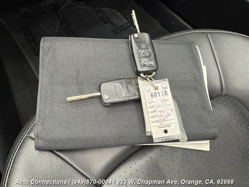 Used 2010 Volkswagen Beetle Convertible image 25