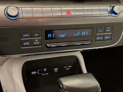 Used 2024 Hyundai Kona SEL image 24