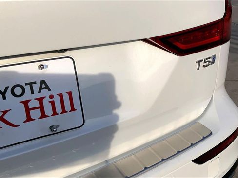 Used 2020 Volvo V60 T6 R-Design w/ Protection Package Premier image 9