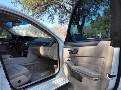 Used 2014 Mercedes-Benz E 350 Sedan w/ Premium 1 Package image 17