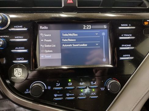 Used 2018 Toyota Camry LE FWD image 26