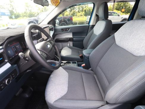 Used 2026 Ford Maverick XLT w/ XLT Luxury Package FWD image 2