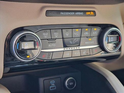Used 2021 Ford Escape SEL w/ Technology Package FWD image 14