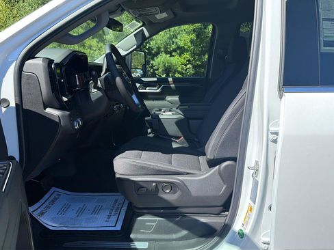 New 2026 GMC Sierra 2500 SLE w/ SLE Value Package; AWD/4WD image 9