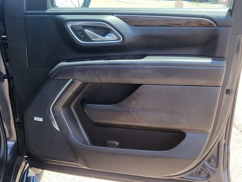 Used 2023 Chevrolet Suburban Premier AWD/4WD image 16