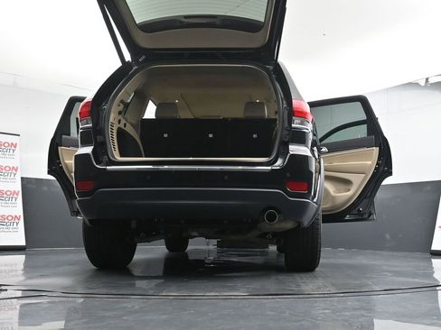 Used 2021 Jeep Grand Cherokee Limited w/ Sun & Sound Group image 40