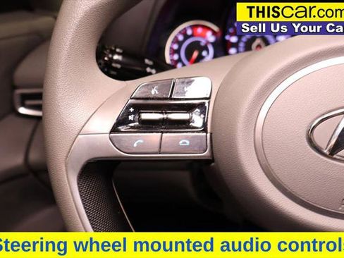 Used 2022 Hyundai Elantra SEL image 12