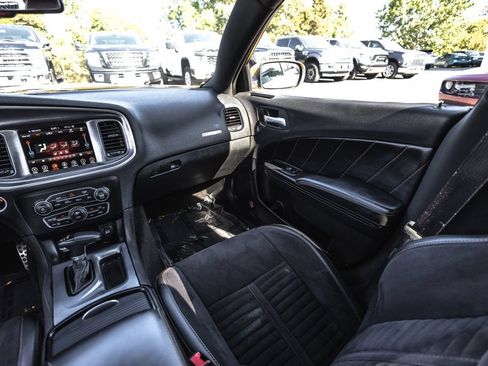 Used 2017 Dodge Charger R/T RWD image 25