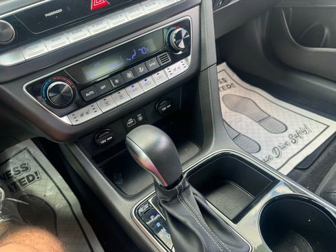 Used 2018 Hyundai Sonata Limited image 18