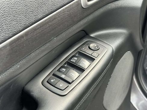 Used 2017 Jeep Grand Cherokee Altitude AWD/4WD image 20