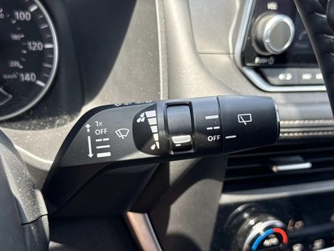 Certified 2026 Nissan Rogue SV AWD/4WD image 17