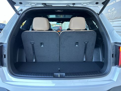 New 2026 Kia Sorento SX Prestige w/ Olive Brown Leather Package image 15