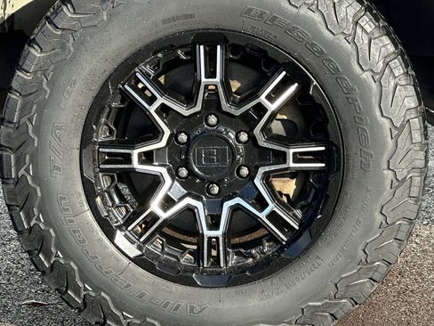 Used 2010 Ford F150 Platinum image 25