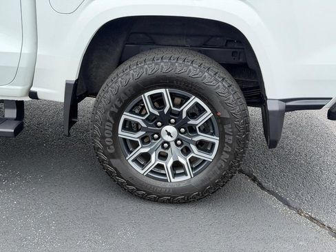 Used 2023 Chevrolet Colorado Z71 w/ Z71 Convenience Package 2 AWD/4WD image 7
