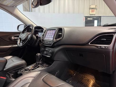 Used 2021 Jeep Cherokee Trailhawk AWD/4WD image 18