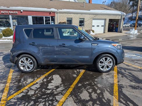 Used 2015 Kia Soul + image 8