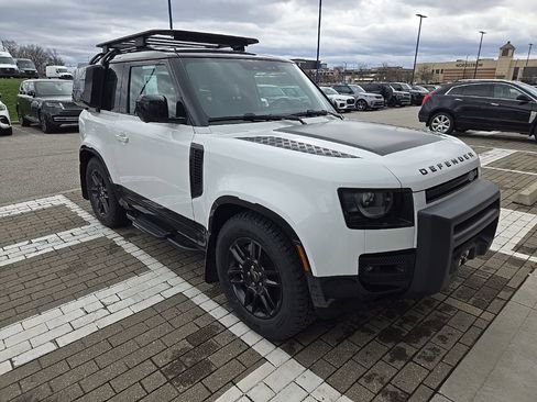 Certified 2023 Land Rover Defender 90 X-Dynamic SE image 3