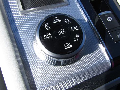 Used 2024 Mitsubishi Outlander SEL Black Edition image 31