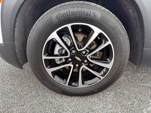 Used 2026 Chevrolet TrailBlazer LT w/ LT Cold Weather Package FWD image 9