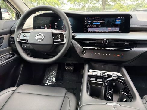 Certified 2025 Nissan Murano SL w/ Cargo Package AWD/4WD image 3
