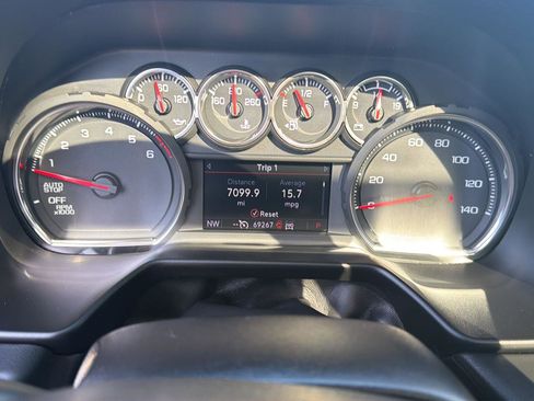 Used 2021 Chevrolet Tahoe LT w/ LT Signature Package image 24