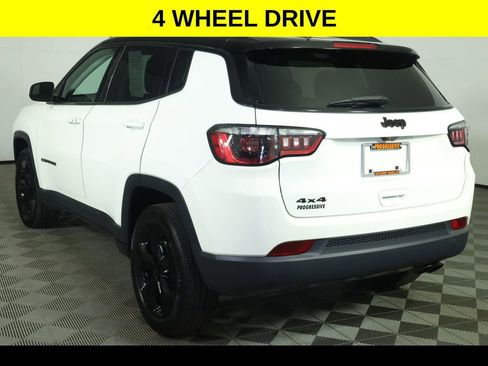 Used 2021 Jeep Compass Latitude w/ Sun and Sound Group AWD/4WD image 5