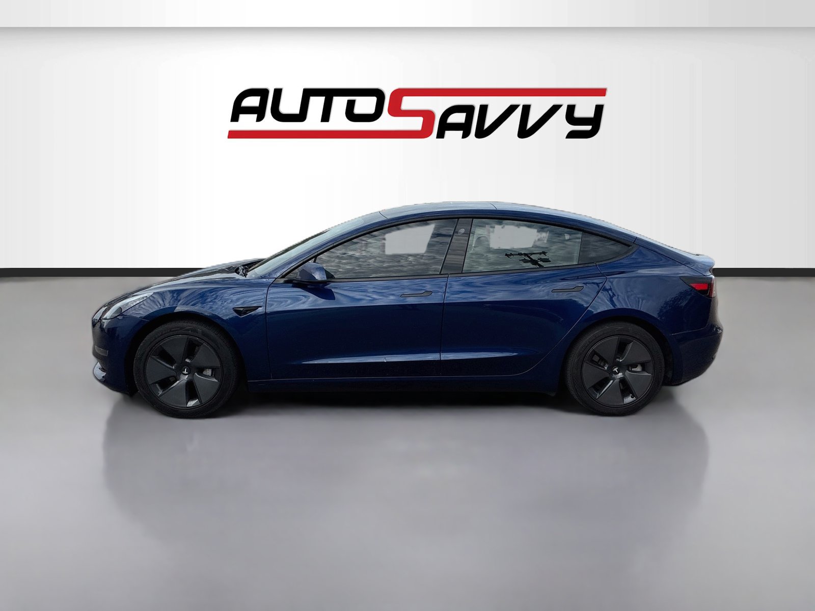 Used 2023 Tesla Model 3 Standard Range RWD image 4