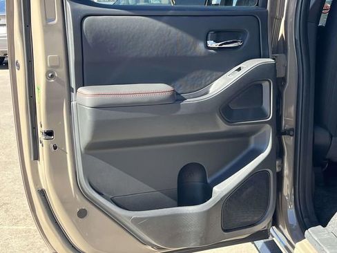 Used 2024 Nissan Frontier PRO-4X w/ Off-Road Protection Package image 16