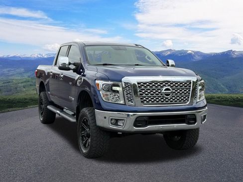 Used 2017 Nissan Titan SL w/ Off-Road Package AWD/4WD image 8