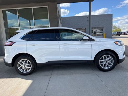 Certified 2024 Ford Edge SEL w/ Convenience Package AWD/4WD image 9