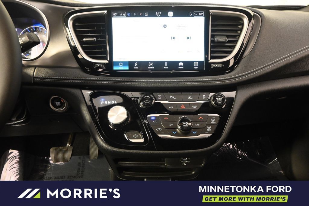 Used 2026 Chrysler Pacifica Select FWD image 29