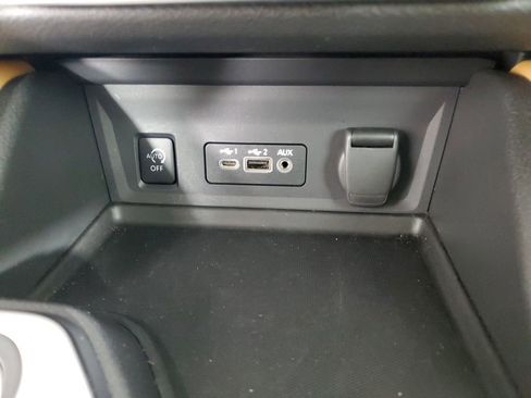 Used 2024 Nissan Sentra SV w/ SV Premium Package image 19