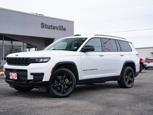 Certified 2023 Jeep Grand Cherokee L Laredo image 1