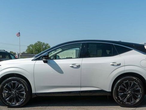 Certified 2025 Nissan Murano Platinum w/ Cargo Package AWD/4WD image 9