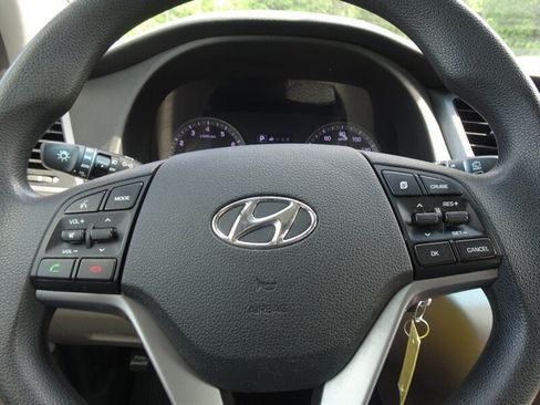 Used 2016 Hyundai Tucson SE w/ Option Group 02 AWD/4WD image 16