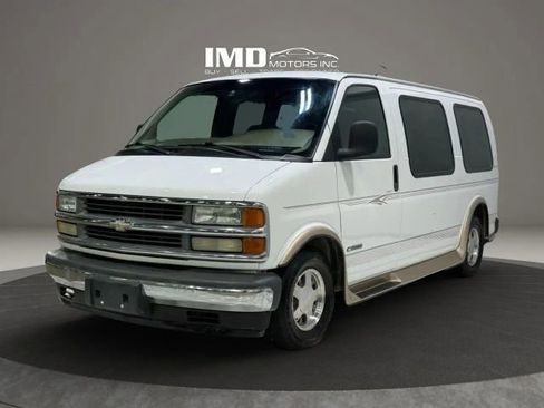 Used 2002 Chevrolet Express 1500 w/ LS Preferred Equipment Group RWD image 2