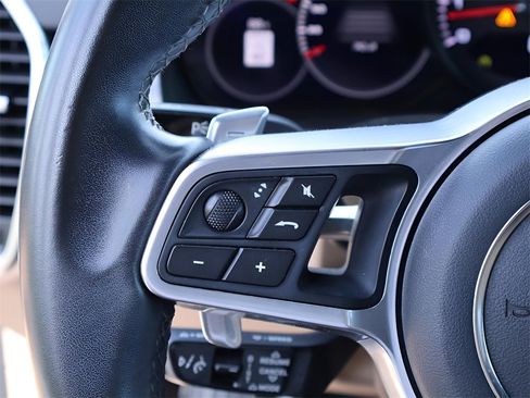 Used 2021 Porsche Cayenne Base image 29