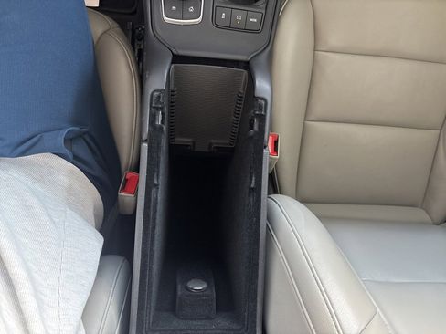 Used 2022 Cadillac XT4 Luxury image 19