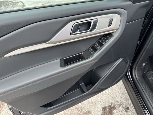 New 2026 Ford Explorer Active w/ Active Comfort Package image 12
