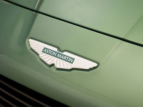 Used 2025 Aston Martin Vanquish image 14