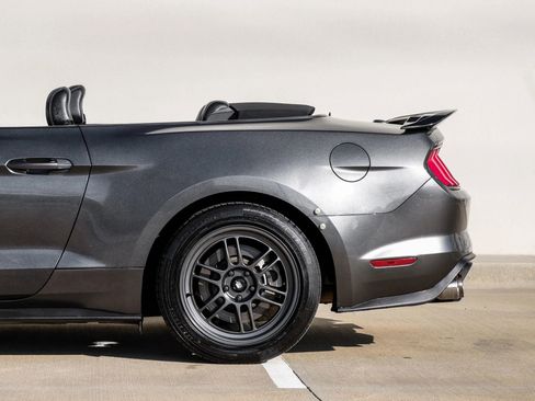 Used 2019 Ford Mustang GT Premium image 18