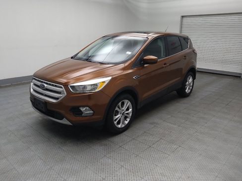Used 2017 Ford Escape SE FWD image 2